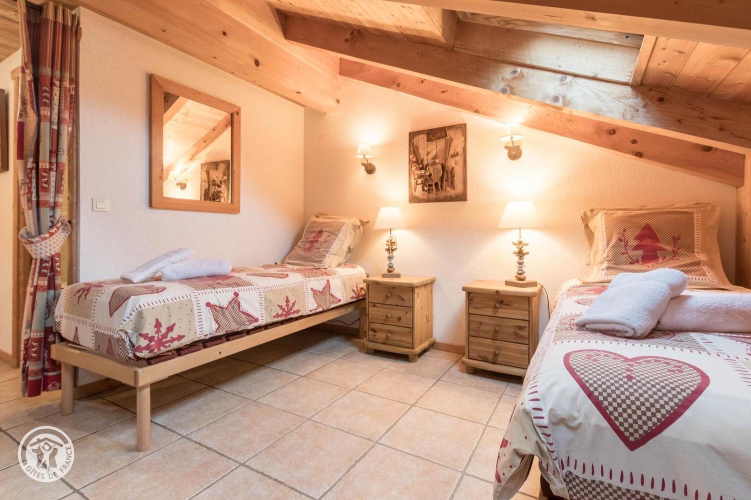 Chambre lits simples du chalet à Châtel